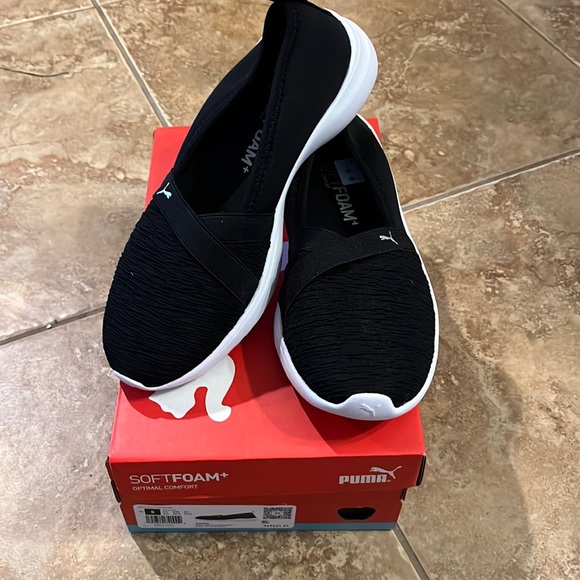 Puma Shoes Womens Puma Slip On Softfoam Shoes Size 8 Poshmark